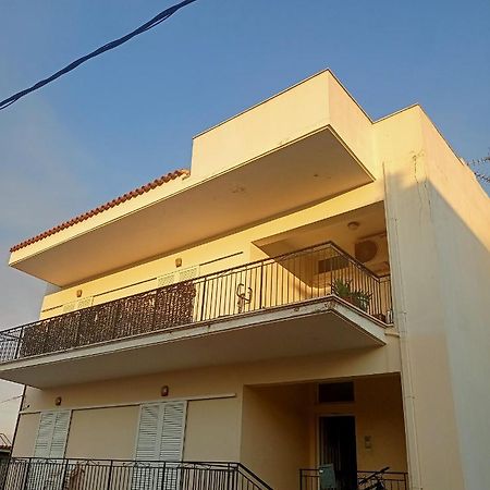 Όμορφο Και Ευρύχωρο Διαμέρισμα Με Θέα! Apartment Nafplio Bagian luar foto