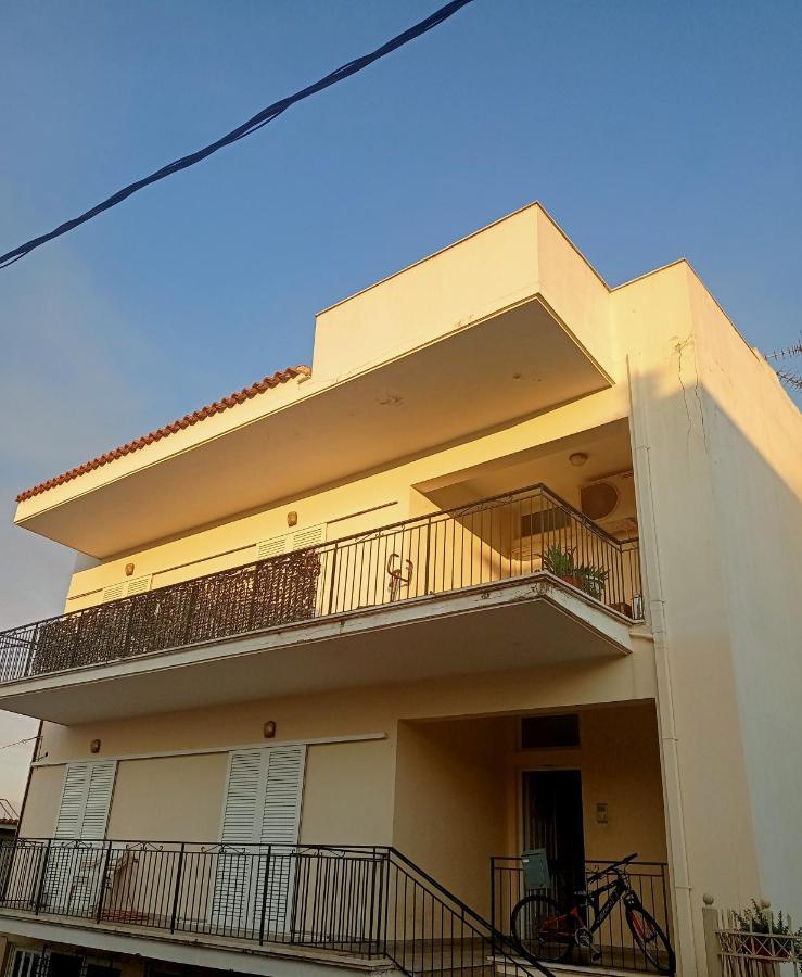 Όμορφο Και Ευρύχωρο Διαμέρισμα Με Θέα! Apartment Nafplio Bagian luar foto