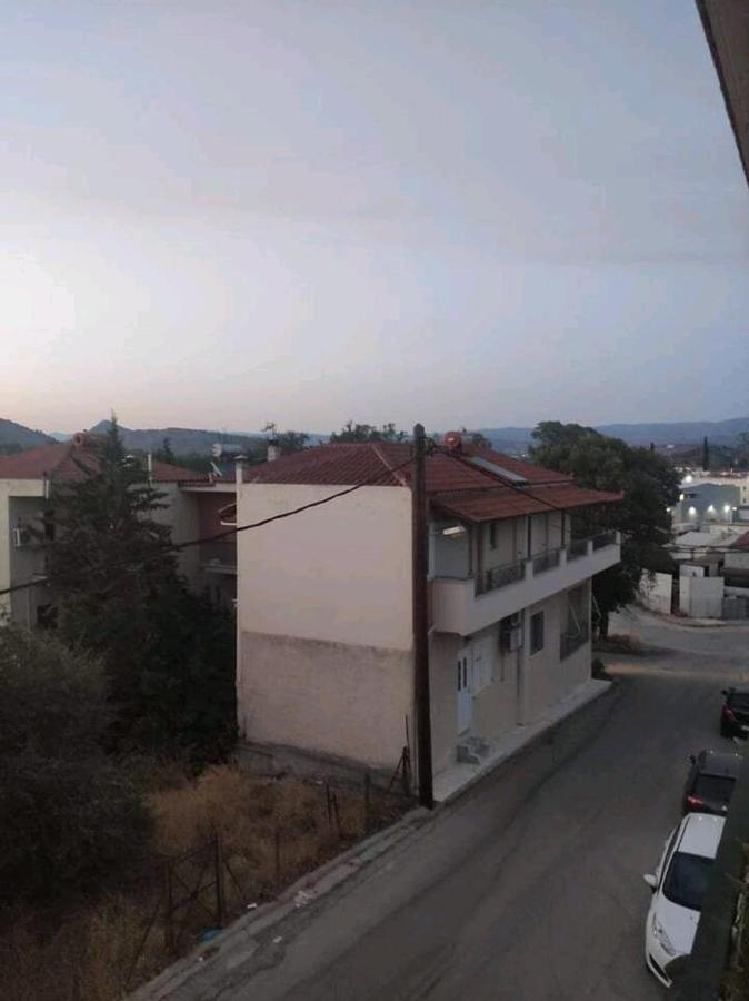 Όμορφο Και Ευρύχωρο Διαμέρισμα Με Θέα! Apartment Nafplio Bagian luar foto